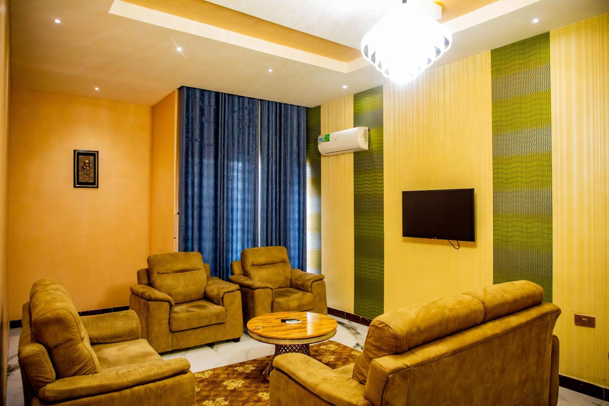 Villa Hilton Hotels Uyo Luaran gambar