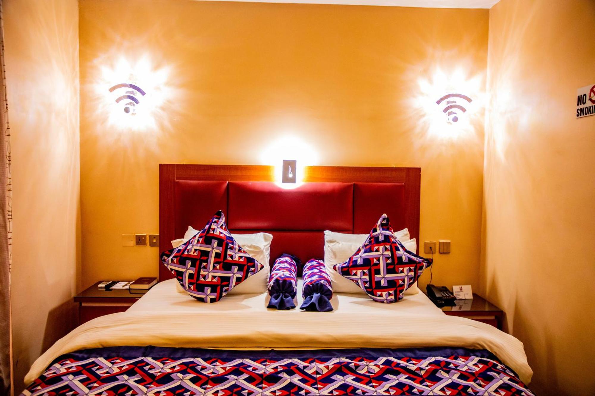 Villa Hilton Hotels Uyo Luaran gambar
