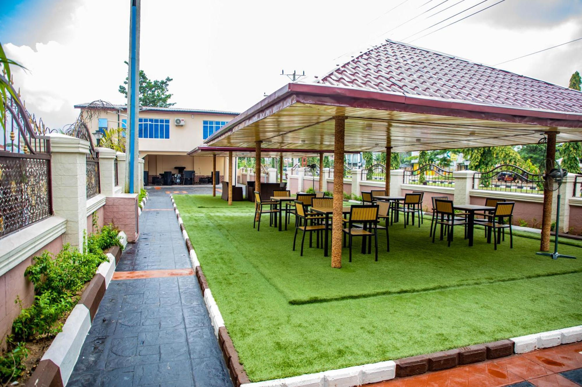 Villa Hilton Hotels Uyo Luaran gambar