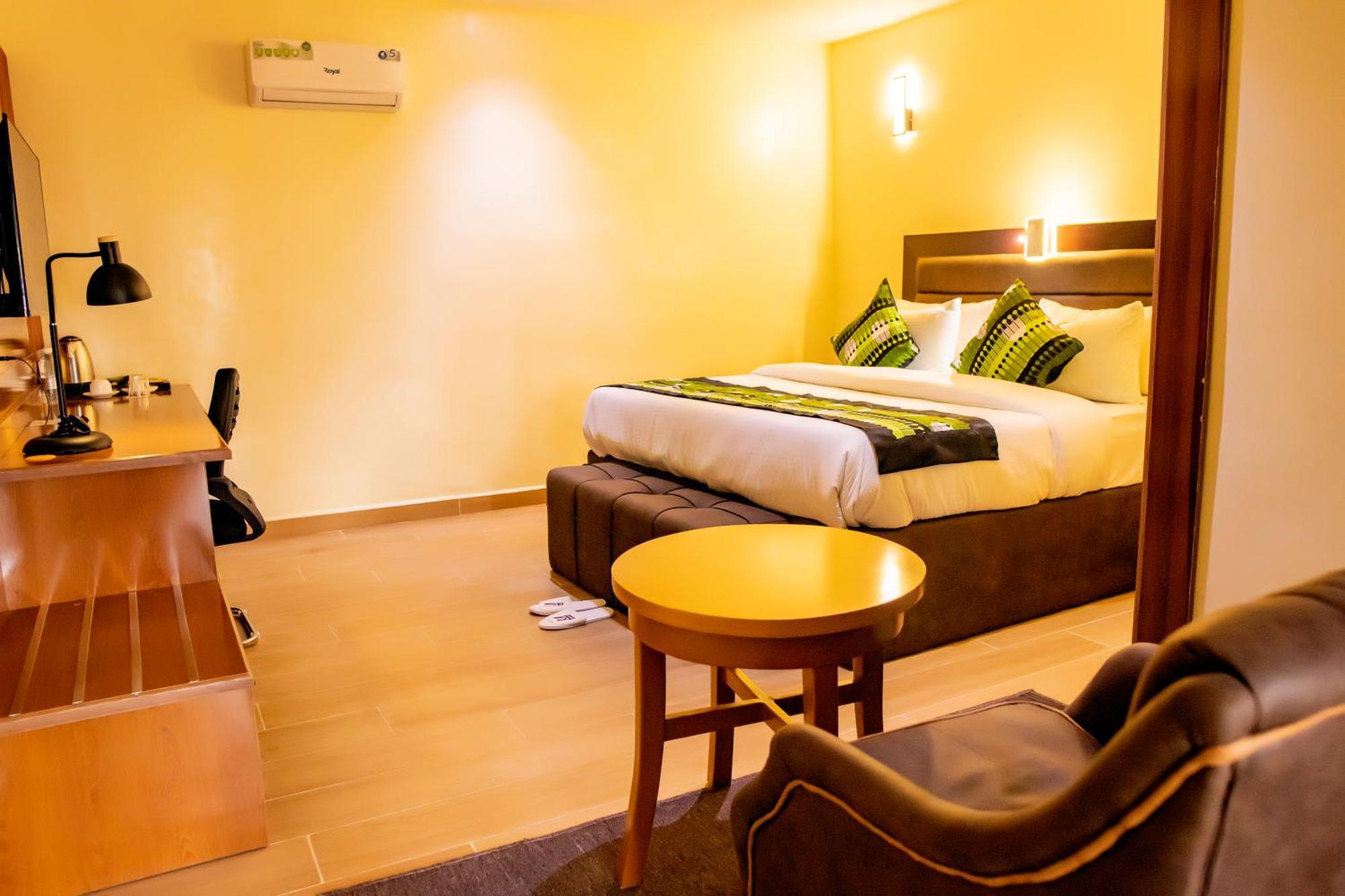 Villa Hilton Hotels Uyo Luaran gambar