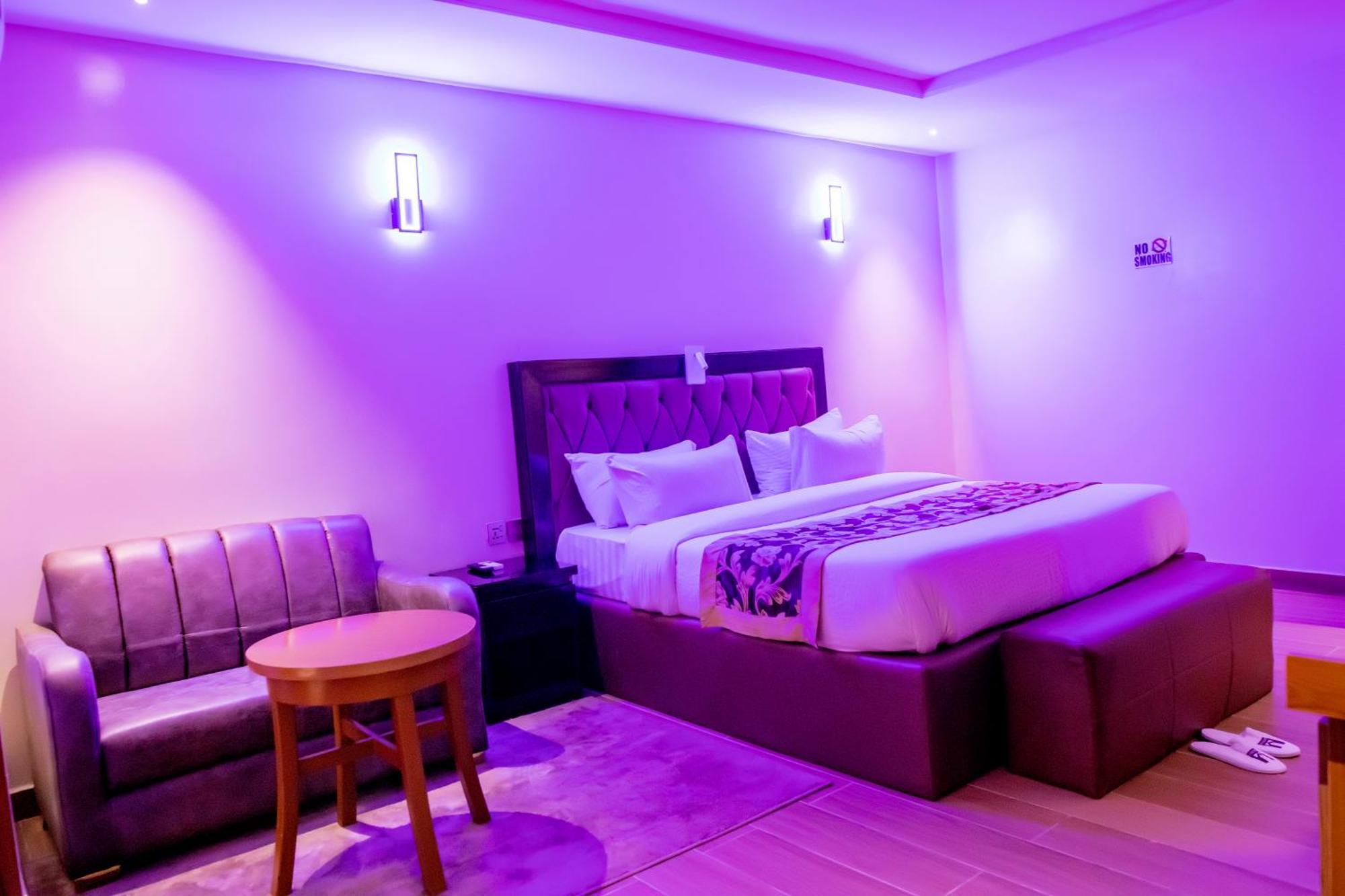 Villa Hilton Hotels Uyo Luaran gambar