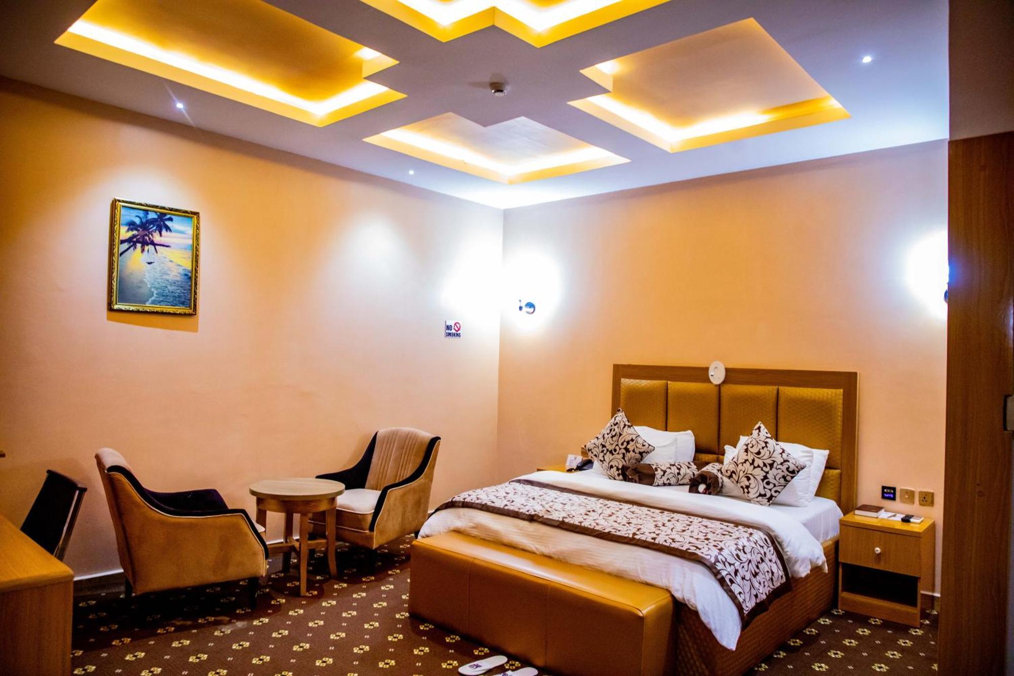 Villa Hilton Hotels Uyo Luaran gambar