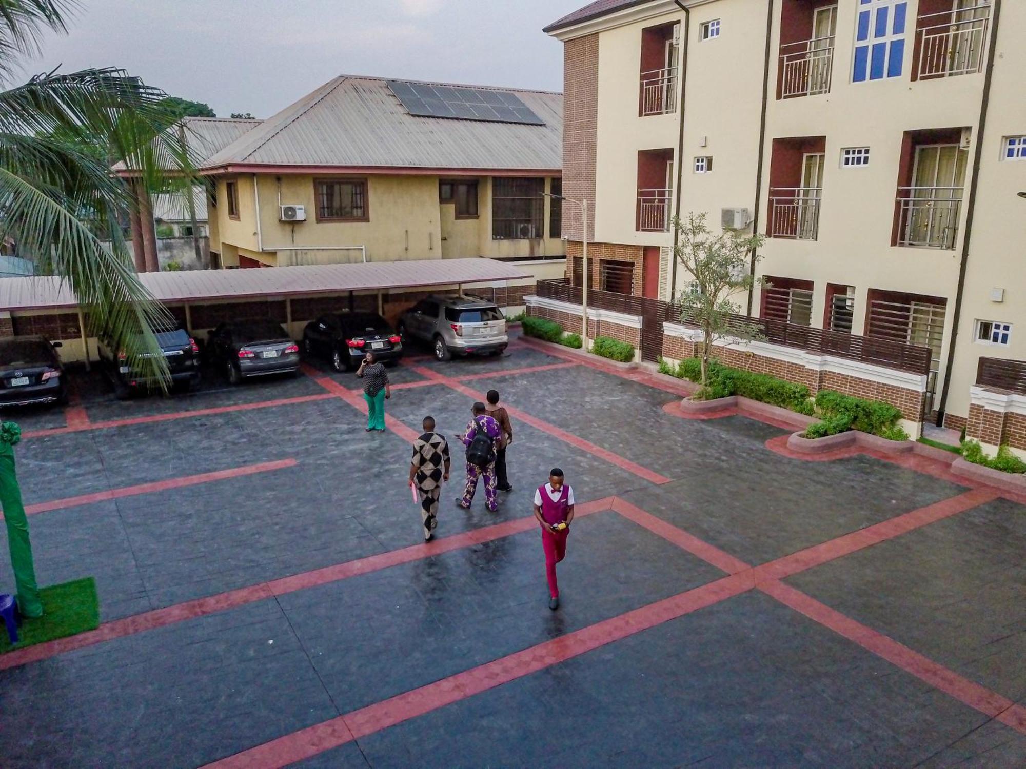 Villa Hilton Hotels Uyo Luaran gambar