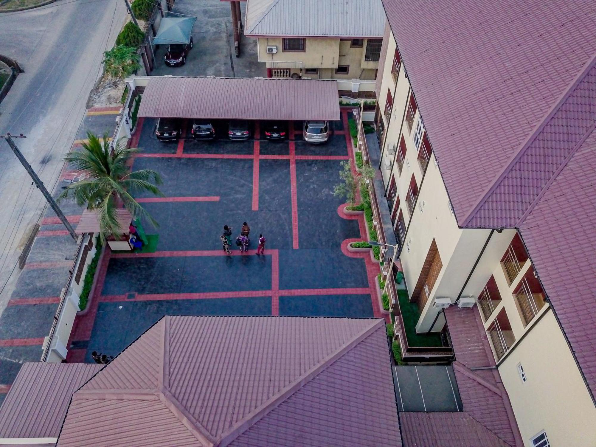 Villa Hilton Hotels Uyo Luaran gambar